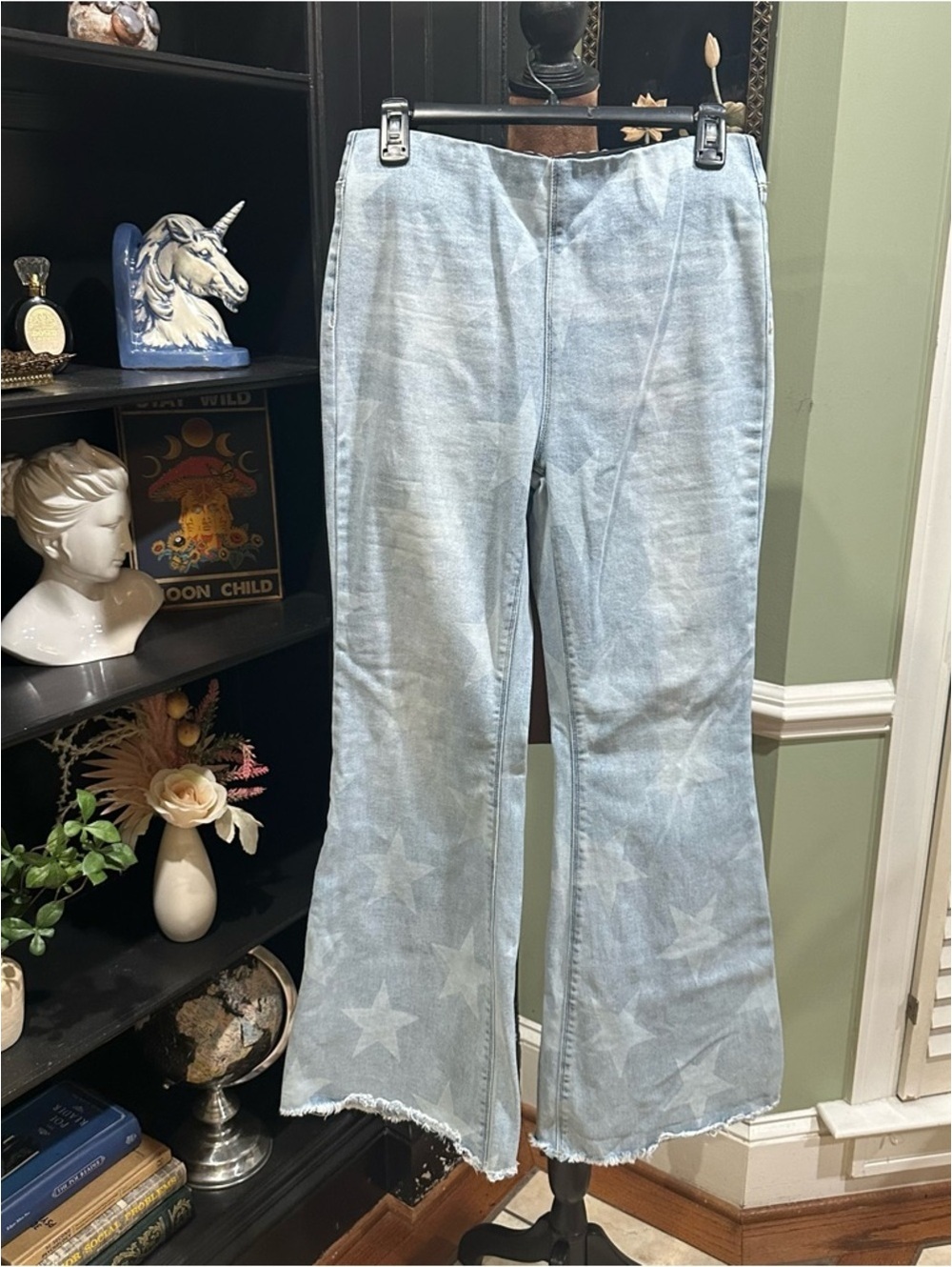 Risen Star‑Print Super Stretch Bell Bottom Jeans – Size Large